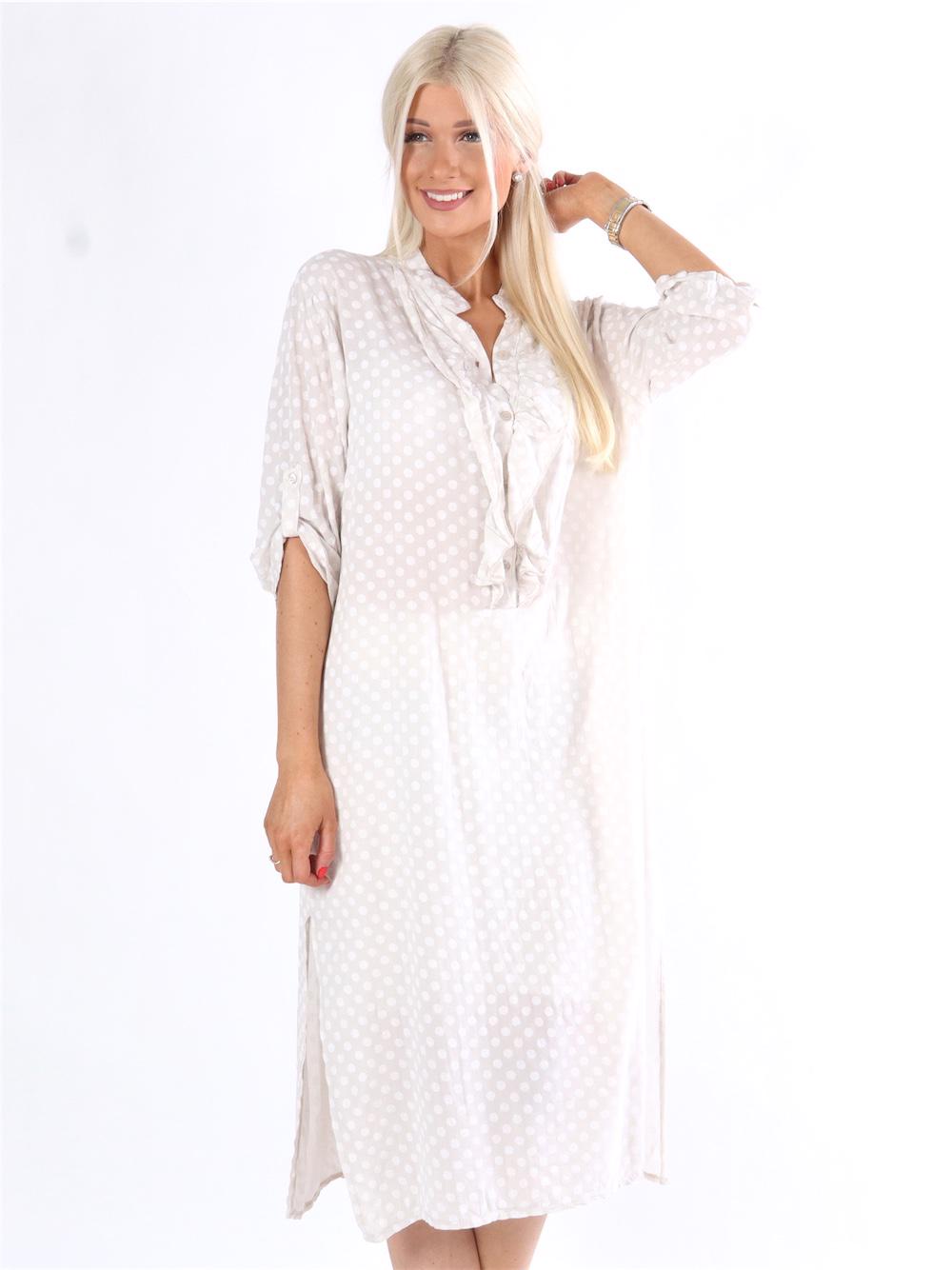 Bonita Dot - Prickig skjortklänning med volanger i halsen